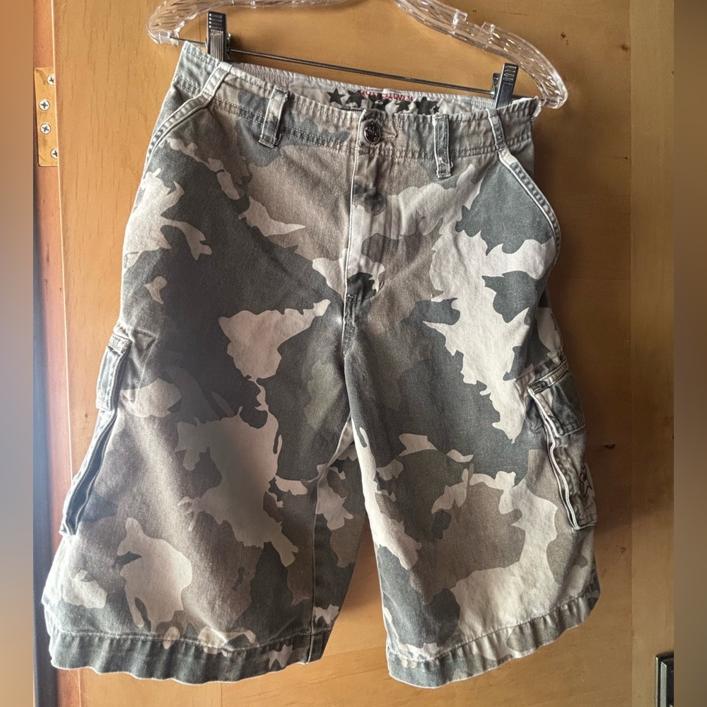 Vintage Quiksilver Boys Camo Cargo Shorts - Olive and Khaki Size 14